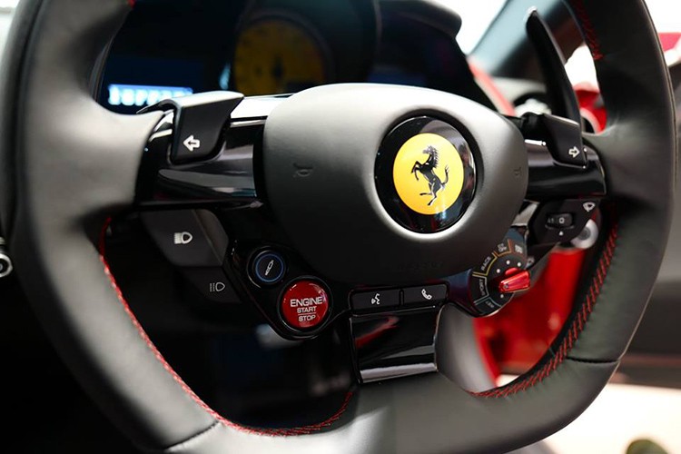 Dai gia Hong Kong so huu Ferrari 812 Superfast 21 ty dong-Hinh-7