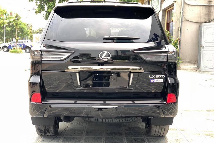 Lexus LX570 Inspiration Series hon 9 ty dong ve Viet Nam-Hinh-5