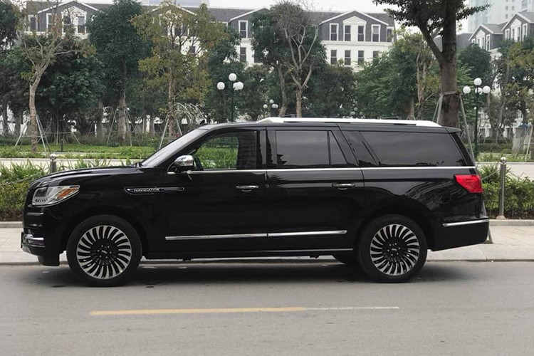 Can canh Lincoln Navigator 2019 gia 8,7 ty o Ha Noi-Hinh-2