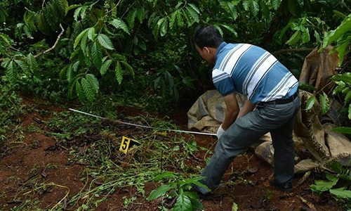 Vu ba ba chau bi sat hai: Xom ngheo tang thuong, dau don-Hinh-3