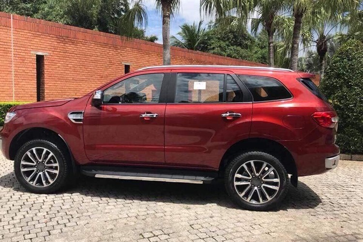 Ford Everest giam gia soc toi 130 trieu tai Viet Nam-Hinh-2