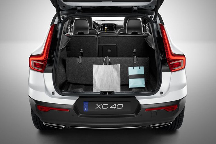 Volvo XC40 2019 gia 1,75 ty, 