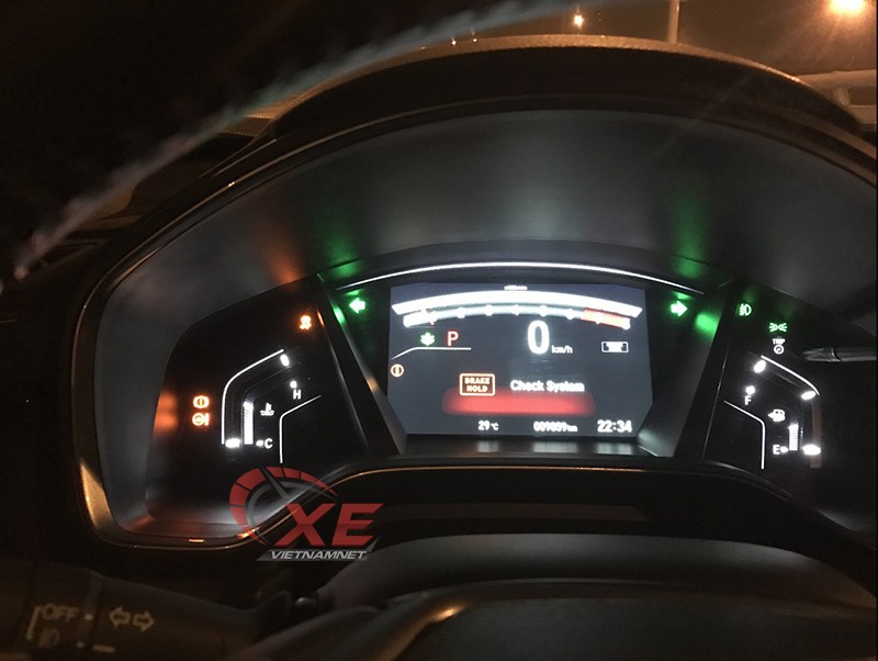 Honda CR-V chay cao toc bi khoa cung phanh, nhieu chu xe lo lang-Hinh-4