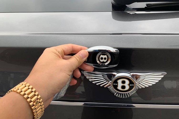 SUV Bentley Bentayga V8 trieu do ve nha dai gia Sai Gon-Hinh-7