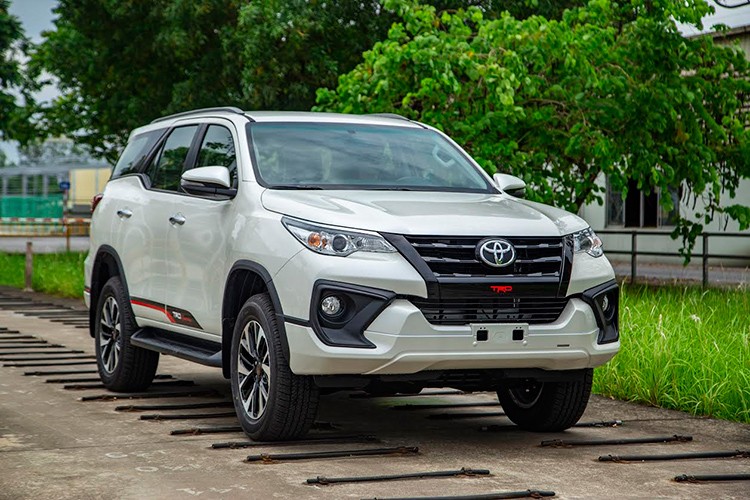 Toyota Fortuner lap rap Viet Nam tu 1,03 ty, cao hon xe nhap