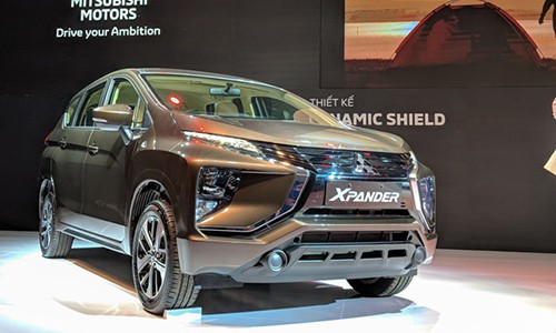 Xe oto VinFast va Mitsubishi tham du Vietnam AutoExpo 2019-Hinh-2