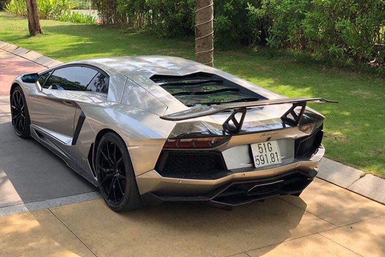 Dai gia Dang Le Nguyen Vu ban sieu xe Lamborghini hang doc-Hinh-3