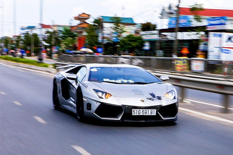 Dai gia Dang Le Nguyen Vu ban sieu xe Lamborghini hang doc-Hinh-8