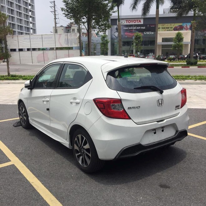 Xe gia re Honda Brio o at cap ben dai ly Ha Noi-Hinh-2