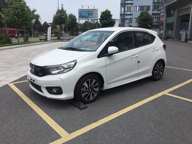 Xe gia re Honda Brio o at cap ben dai ly Ha Noi