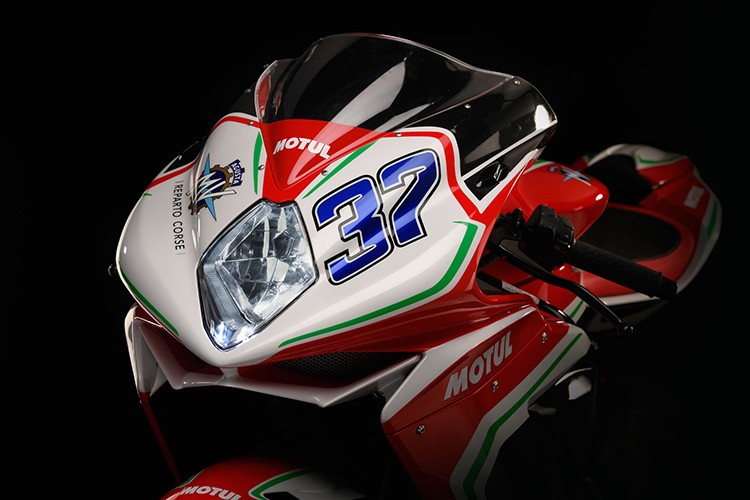 Ngam sieu moto MV Agusta F3 RC tu 735 trieu dong-Hinh-3