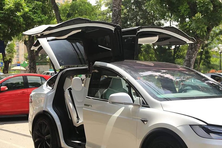 Tesla Model X P100D hon 8 ty len san xe cu Ha Noi-Hinh-5