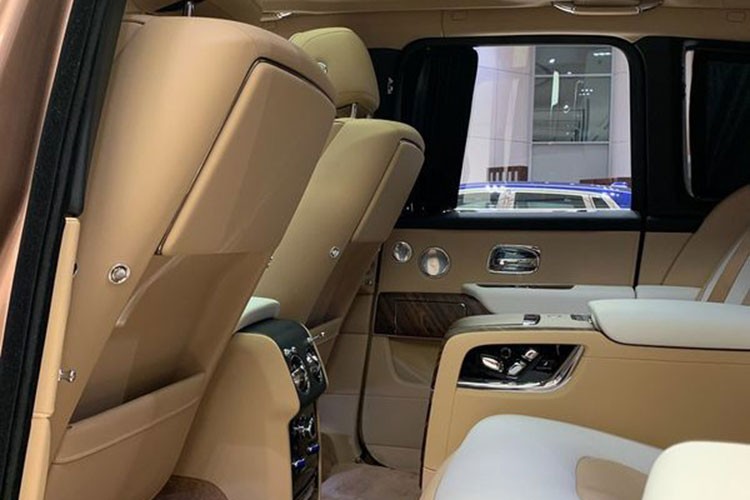 SUV sieu sang Rolls-Royce Cullinan noi bat voi chi tiet 