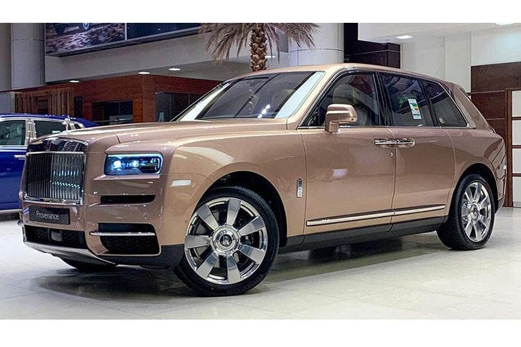 SUV sieu sang Rolls-Royce Cullinan noi bat voi chi tiet 