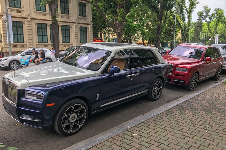 Bo doi Rolls-Royce Cullinan gan 100 ty tren pho Ha thanh