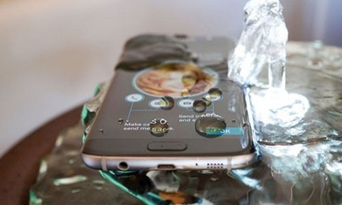 Samsung bi kien vi quang cao dien thoai Galaxy chong nuoc-Hinh-2