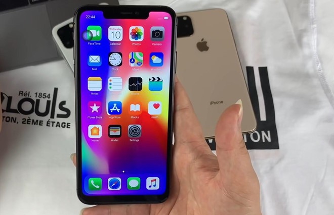 YouTuber da khoe dap hop iPhone 11 Max-Hinh-5