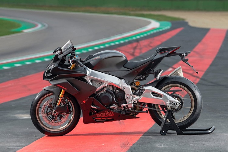 Sieu moto Aprilia RSV4 1100 Factory 2019 ban 899 trieu dong-Hinh-2