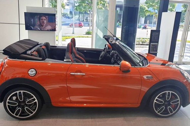 Xe MINI Convertible JCW 2,5 ty dau tien tai Viet Nam-Hinh-2