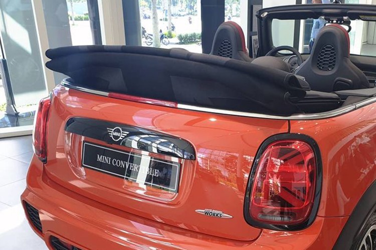 Xe MINI Convertible JCW 2,5 ty dau tien tai Viet Nam-Hinh-5