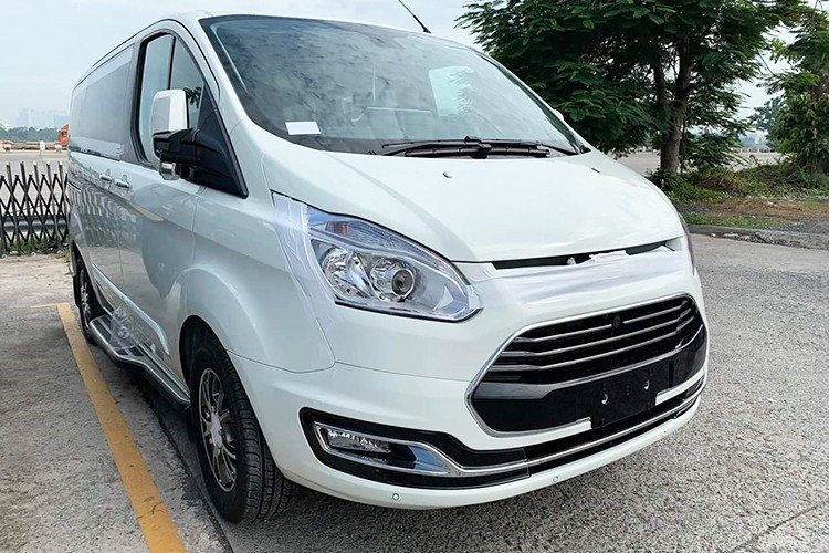 Can canh Ford Tourneo tu 1 ty dong tai Viet Nam-Hinh-10