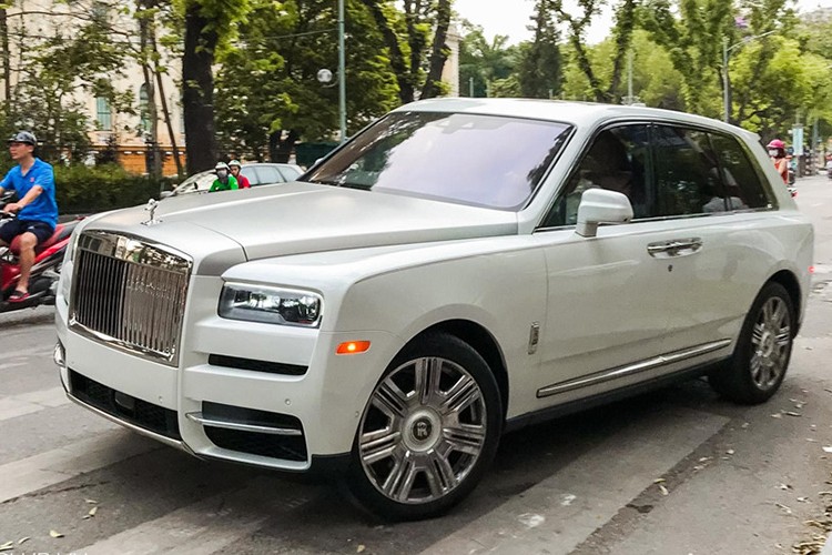 Rolls-Royce Cullinan hon 40 ty lai un un ve Viet Nam-Hinh-10