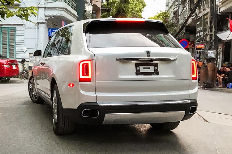 Rolls-Royce Cullinan hon 40 ty lai un un ve Viet Nam-Hinh-9