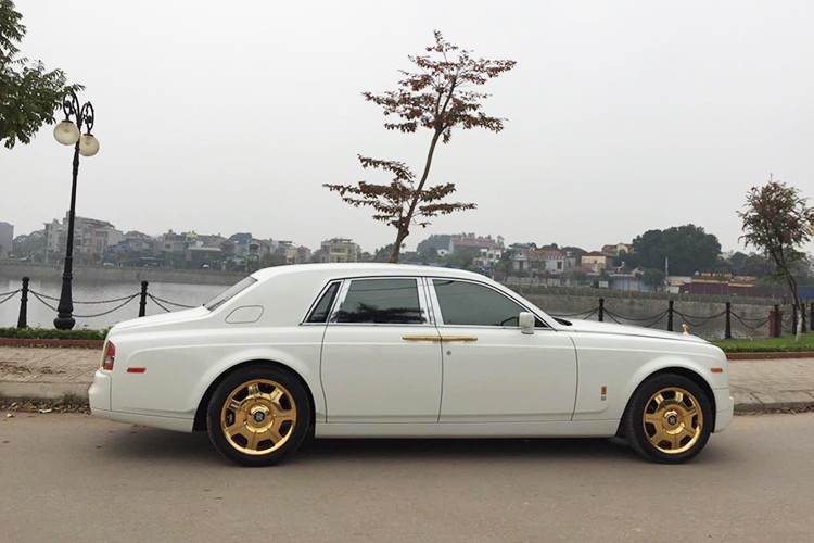 Dai gia ban Rolls-Royce “tu quy 9” ma vang 15 ty-Hinh-2