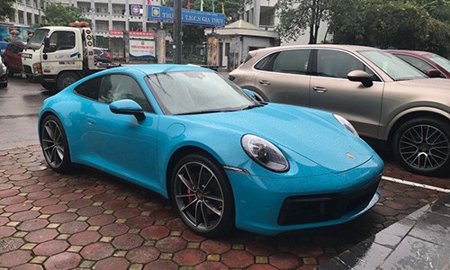 Porsche 911 Carrera S moi tu 7,6 ty dong tai Viet Nam