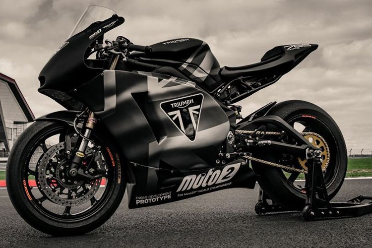 Triumph Daytona 2020 ra mat tai giai dua British MotoGP-Hinh-2