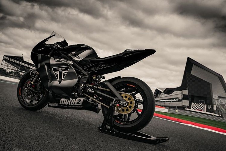 Triumph Daytona 2020 ra mat tai giai dua British MotoGP-Hinh-3