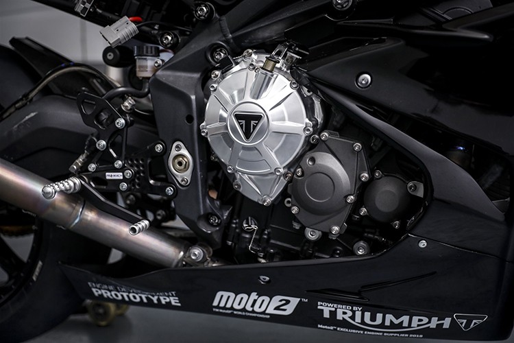 Triumph Daytona 2020 ra mat tai giai dua British MotoGP-Hinh-6