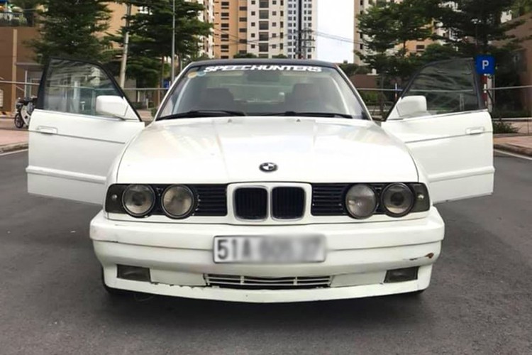11 chiếc BMW 5Series E34 còn mới nguyên được phát hiện trong kho hàng ở  Bulgaria