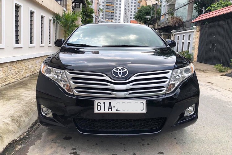 Toyota Venza chi hon 600 trieu dong tai Binh Duong-Hinh-2