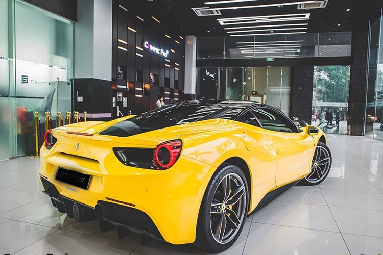 Dai gia Ha Noi chi tram trieu do sieu xe Ferrari 488 GTB-Hinh-8