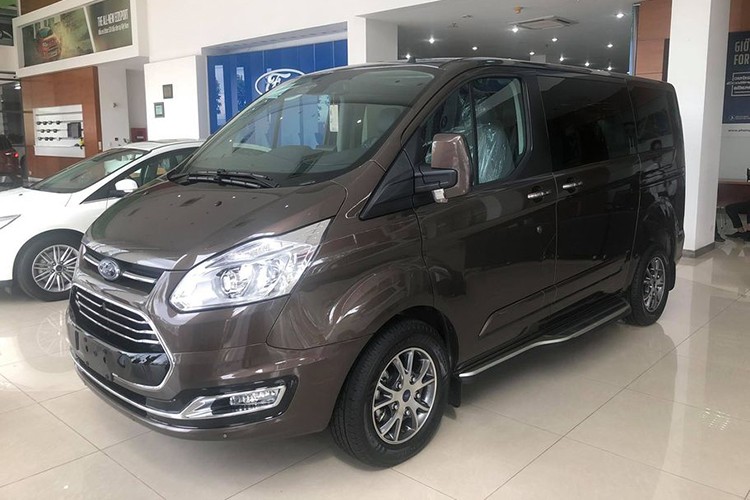 Xe Ford Tourneo de xuat tu 900 trieu dong tai Viet Nam-Hinh-2