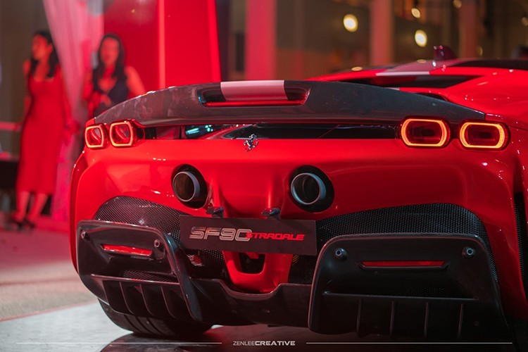 Ferrari SF90 Stradale hybrid 25 ty dong dat chan den chau A-Hinh-5