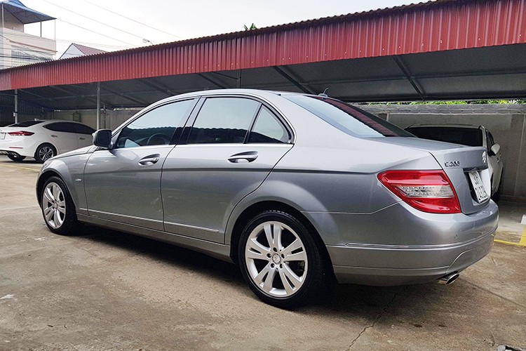 Xe sang Mercedes C200 cu chi 400 trieu dong o Ha Noi-Hinh-11