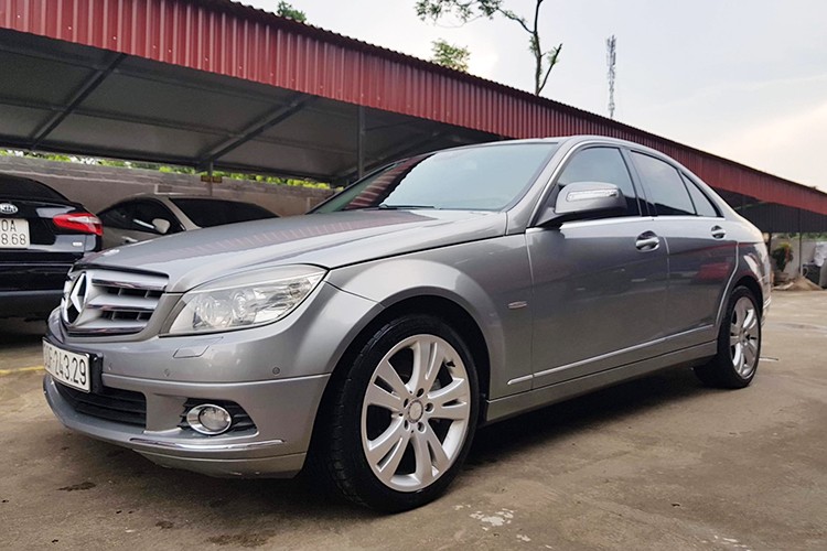 Xe sang Mercedes C200 cu chi 400 trieu dong o Ha Noi-Hinh-12