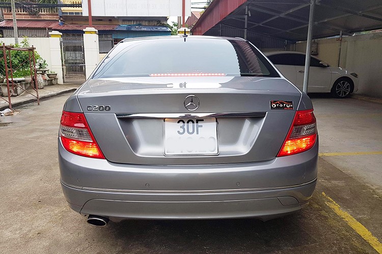 Xe sang Mercedes C200 cu chi 400 trieu dong o Ha Noi-Hinh-4