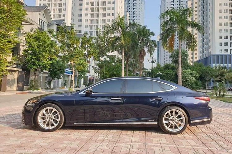 Xe sang Lexus LS500h hon 6 ty dong len san xe cu Ha Noi-Hinh-2