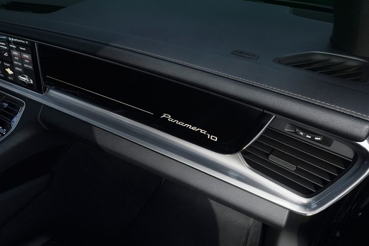 Porsche Panamera dac biet 