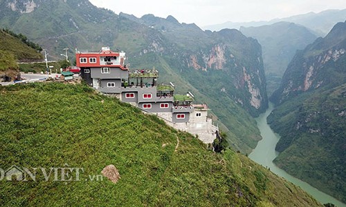 Ha Giang: Hop thuc hoa cho “gai be tong” tren dinh Ma Pi Leng?-Hinh-3