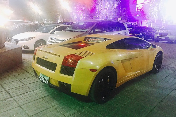 Sieu xe Lamborghini bien Lao chi 3,7 ty tai Vinh-Hinh-7