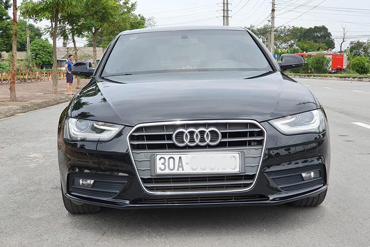 Can canh xe sang Audi A4 chi 1 ty dong o Ha Noi