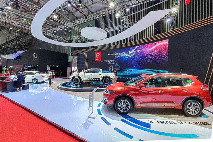 Nissan dem ca dan xe nang cap moi den trien lam VMS 2019-Hinh-2