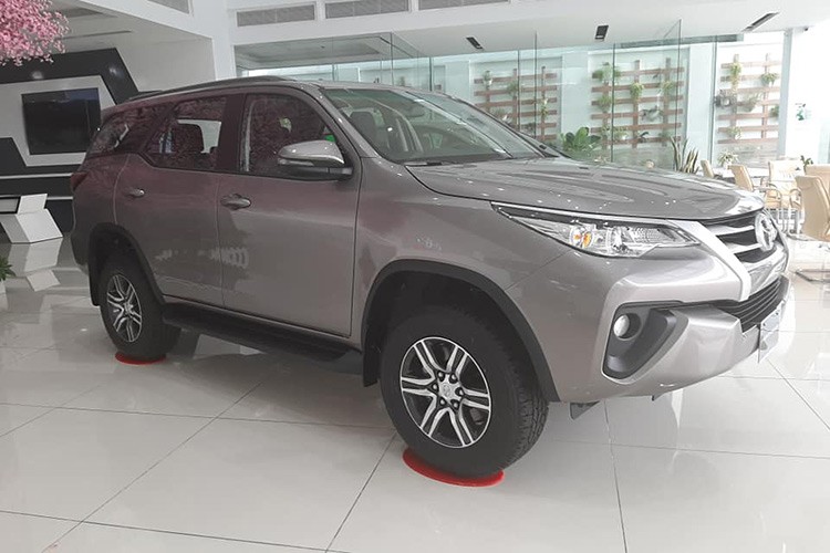 Toyota Fortuner may dau giam toi 115 trieu tai Viet Nam-Hinh-2
