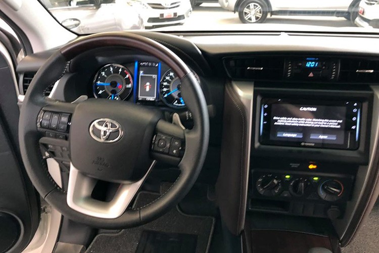 Toyota Fortuner may dau giam toi 115 trieu tai Viet Nam-Hinh-7
