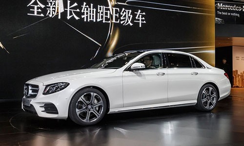 Trieu hoi hang tram nghin xe sang Mercedes-Benz E-Class