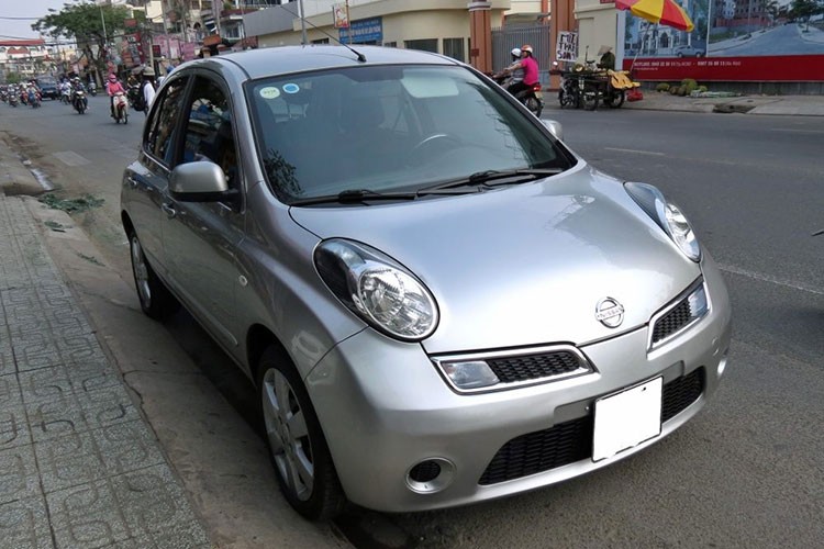 Nissan Micra dung 9 nam ban hon 300 trieu o Sai Gon